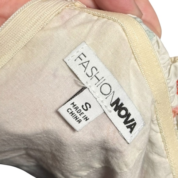 Fashion Nova Cream and multi color Floral Dress - Picture 4 of 5